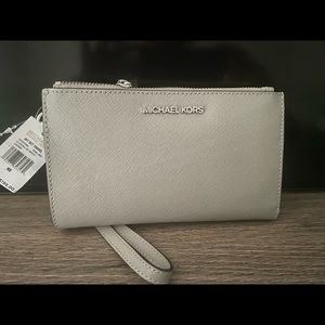 Michael Kors jet set travel wallet